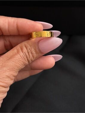 Gold Women's Ring
